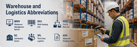 Magazijnmedewerkers die lading scannen en logistieke processen beheren in een distributiecentrum