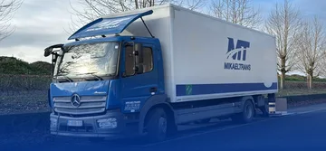 Vervoerder Vrachtwagen Mercedes Atego in Gent België